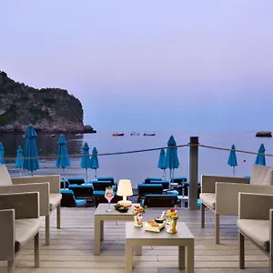 https://la-plage-resort.taorminaitalyhotels.com